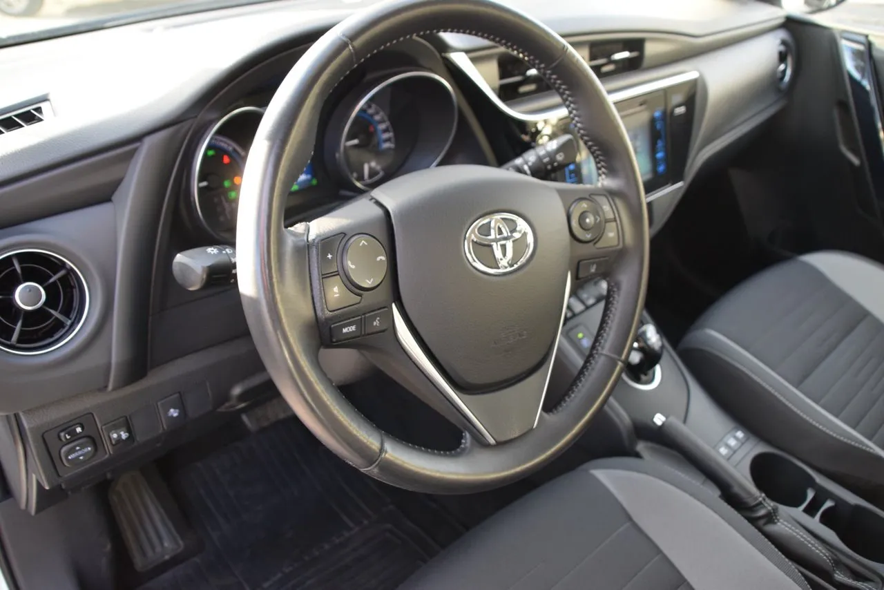 Vehicle image 18