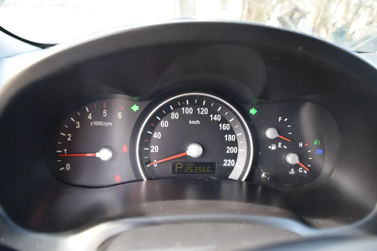 Vehicle image 16