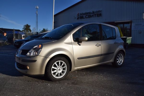 Renault MODUS 1.6 Euro 4 Auto 5_Dörrar - 2007