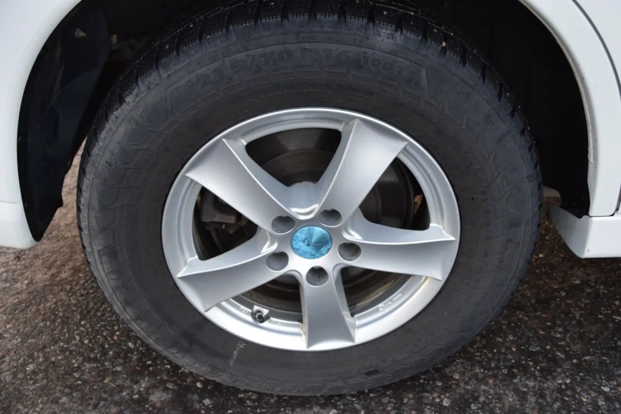 Vehicle image 20