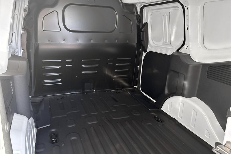 Ford Transit Courier bild 8