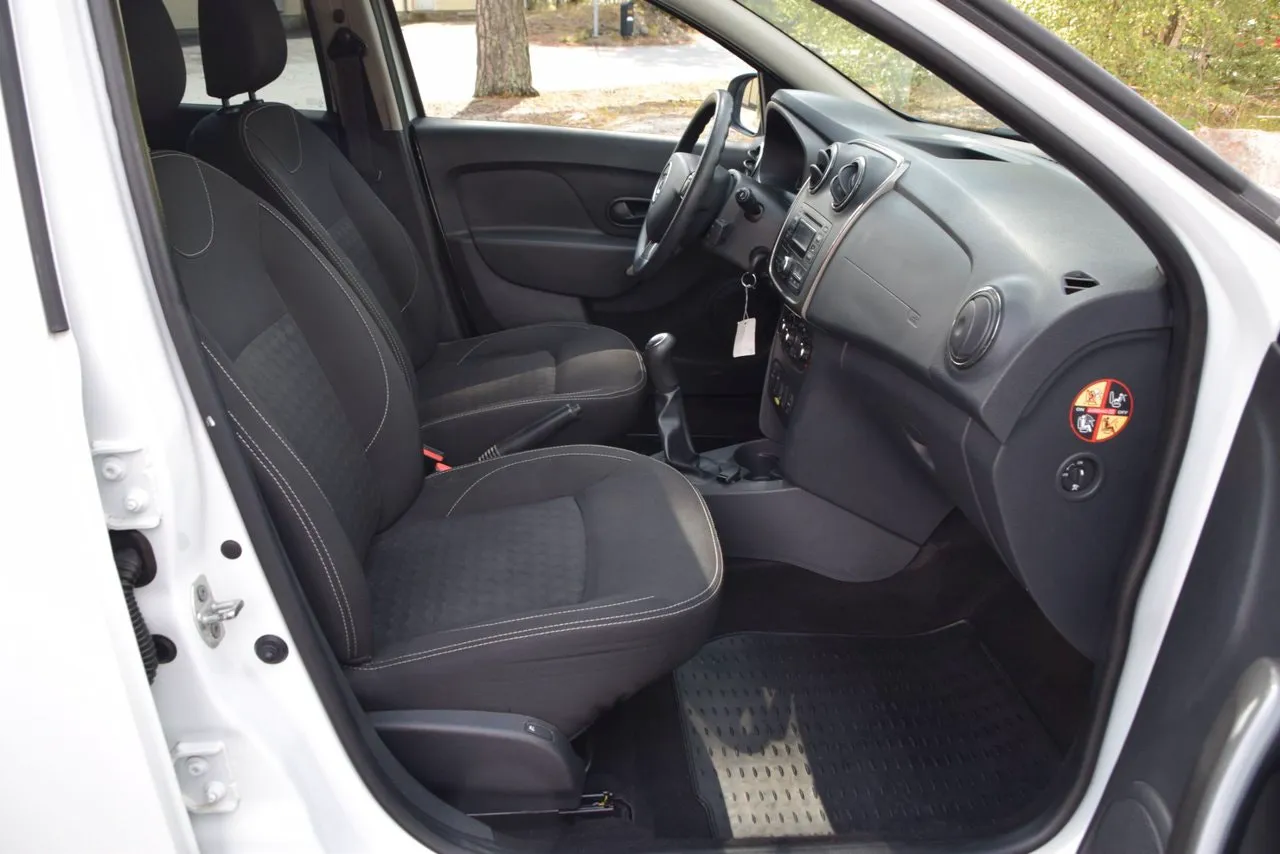 Vehicle image 8