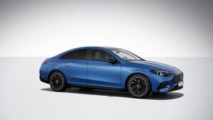 Mercedes CLA250 bild 1