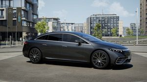 Mercedes EQS350 bild 1