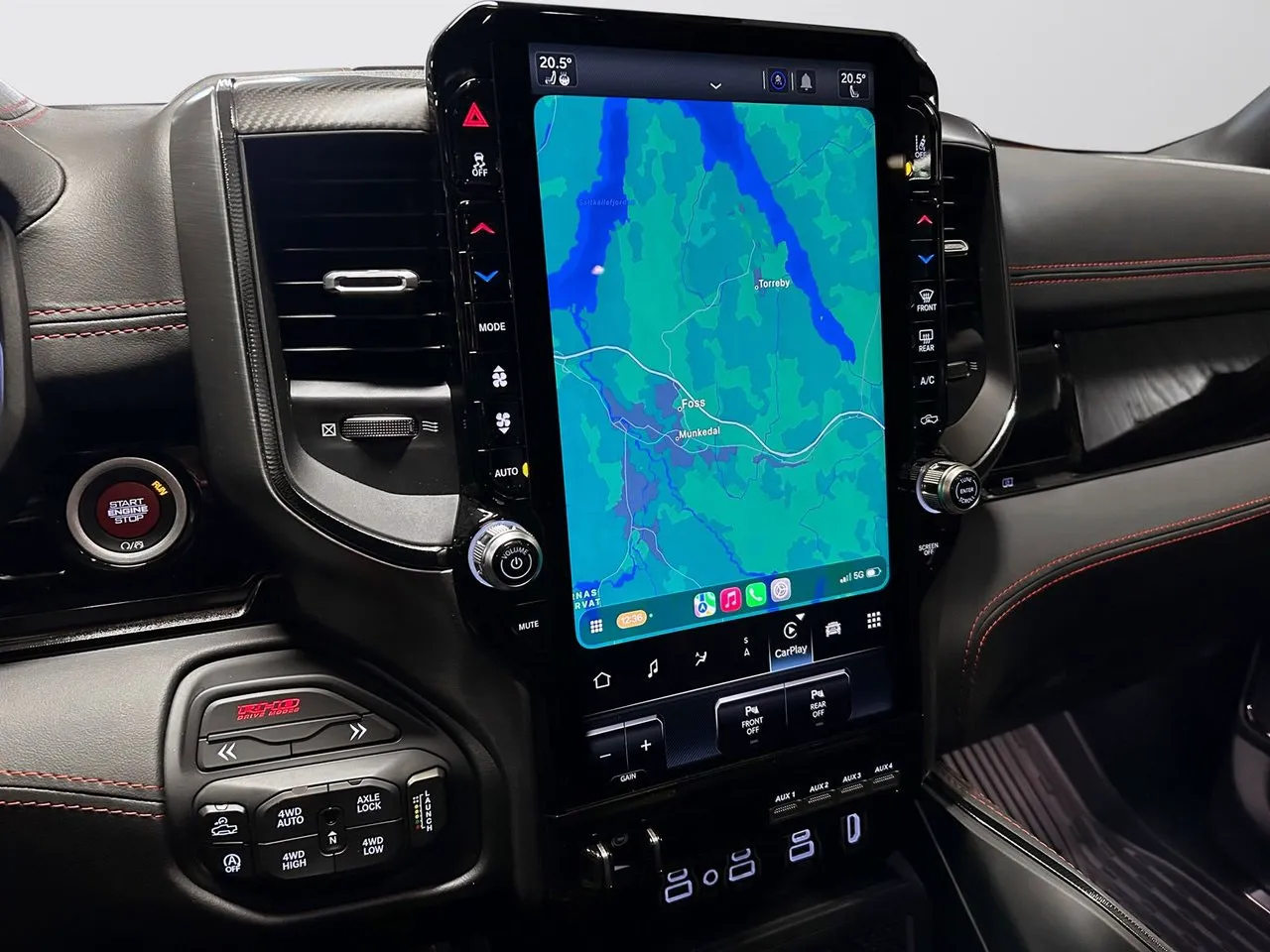 Vehicle image 30