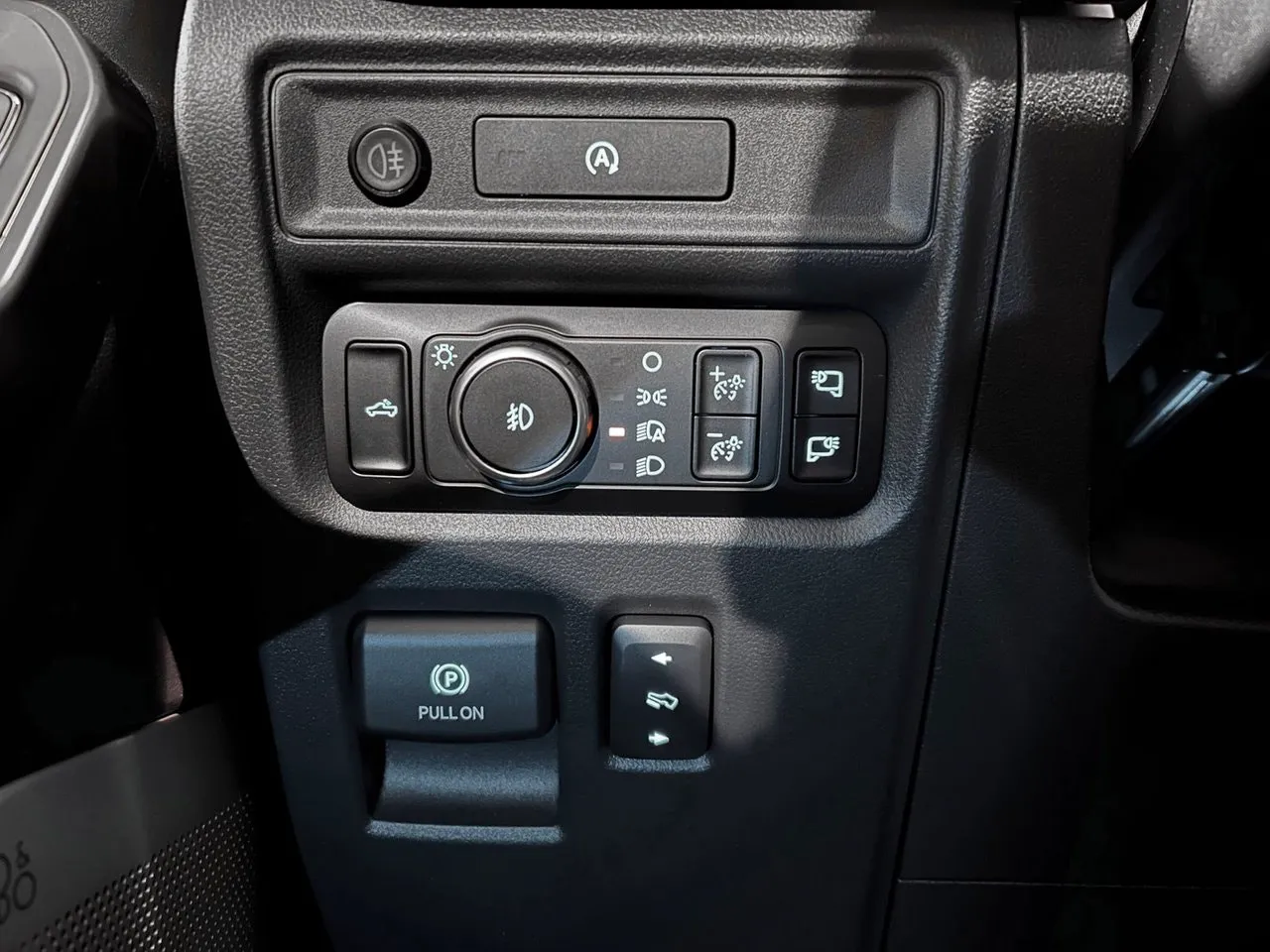 Vehicle image 26