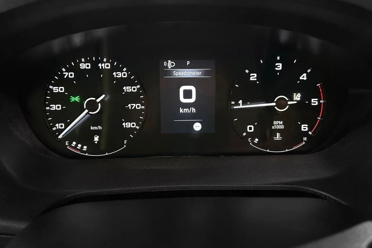 Vehicle image 19
