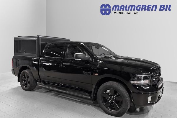 Dodge 1500 RAM V8 HEMI 4x4 Classic Night BOX Inredning Ledramp - 2023