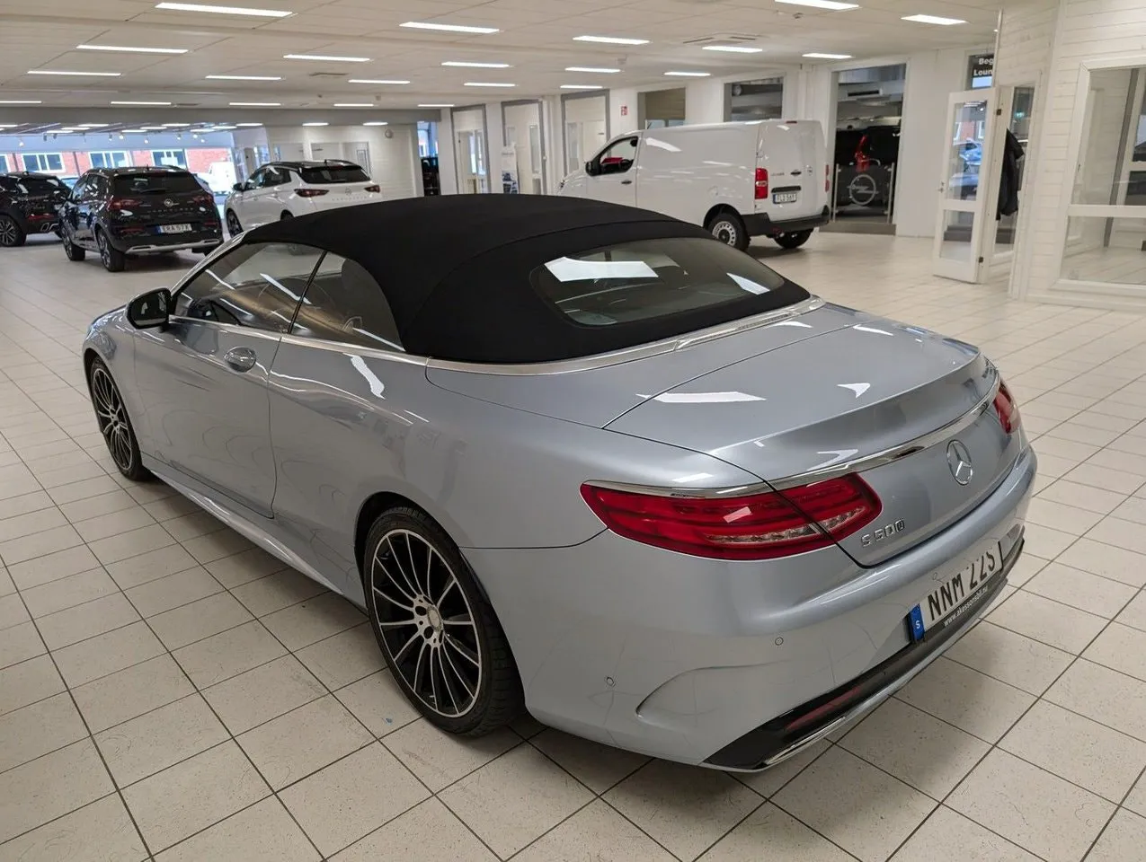 Vehicle image 6
