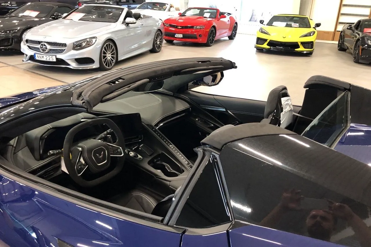 Vehicle image 11