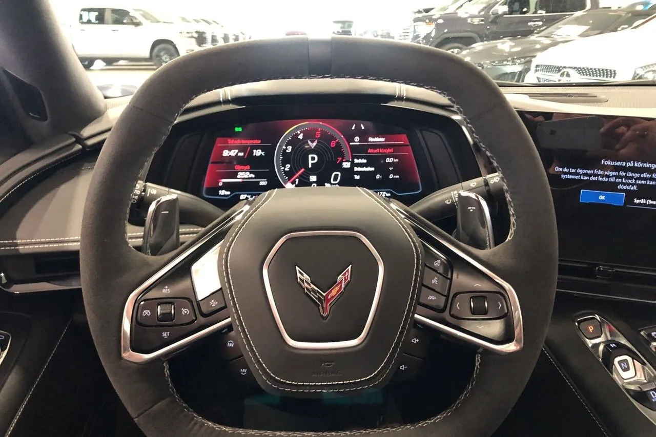Vehicle image 18