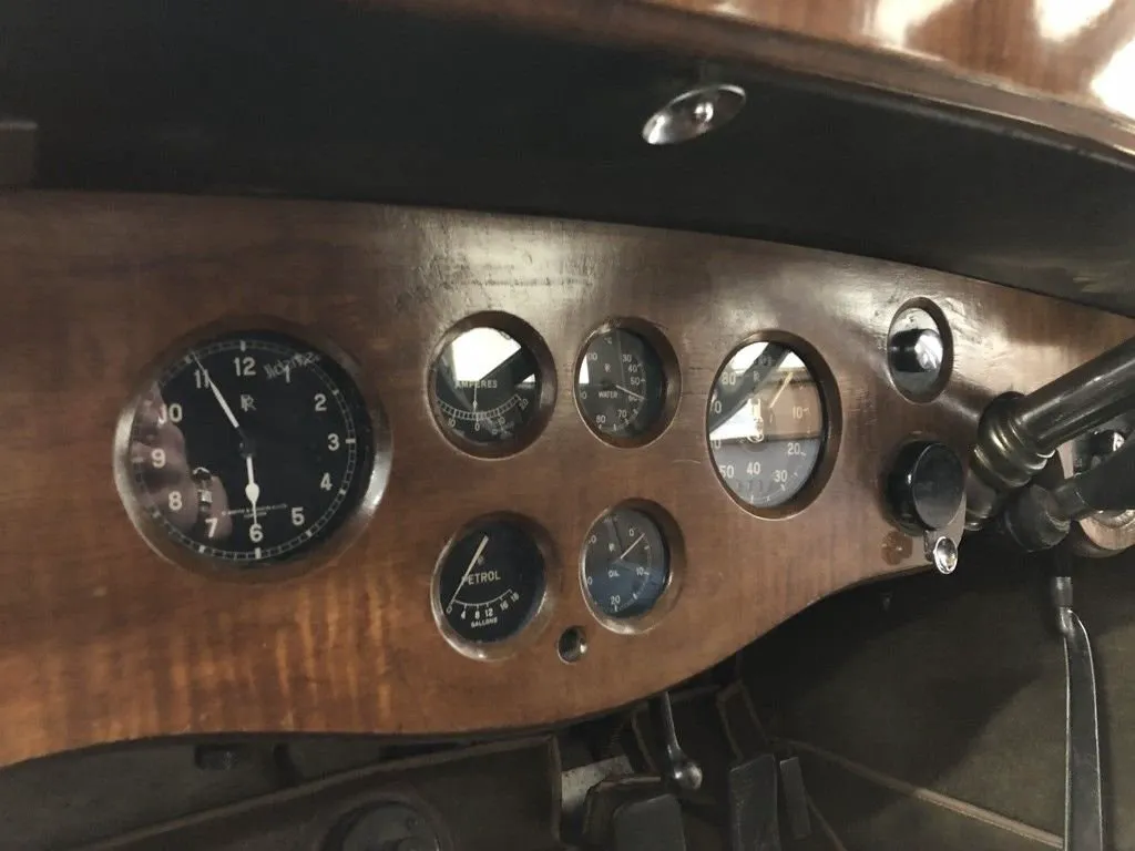 Vehicle image 21