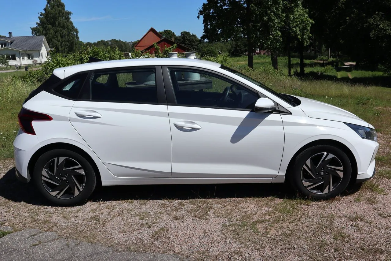 Vehicle image 7