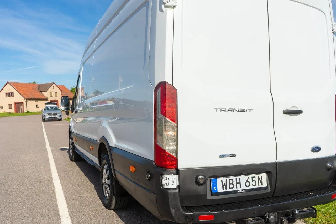 Vehicle image 8