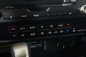 Lexus RX bild 18