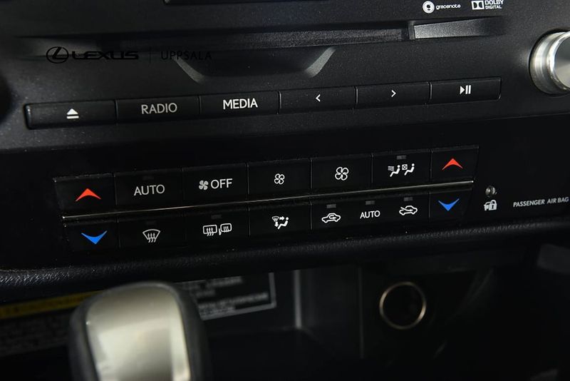 Lexus RX bild 18