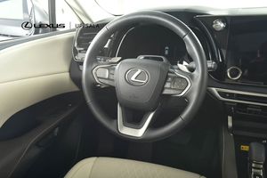 Lexus RX bild 9
