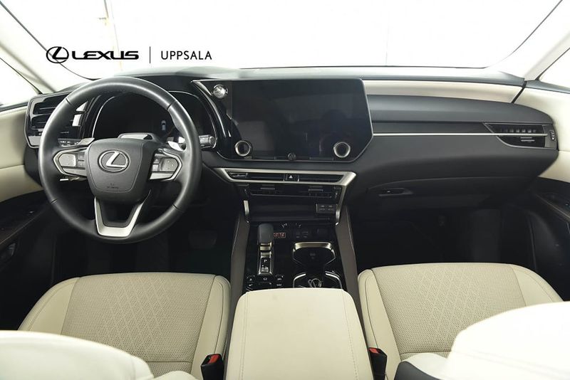 Lexus RX bild 8