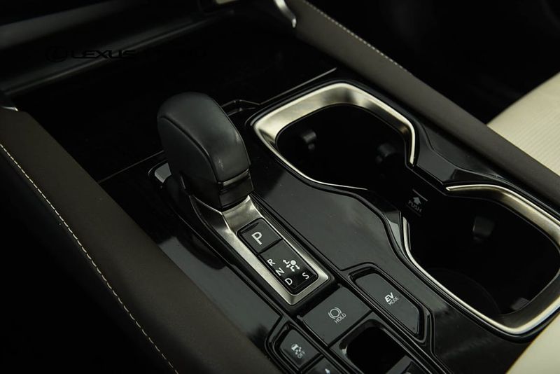 Lexus RX bild 14