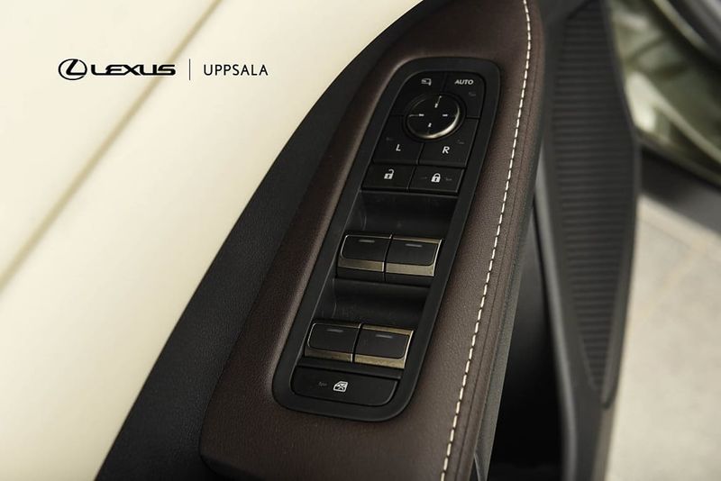 Lexus RX bild 12