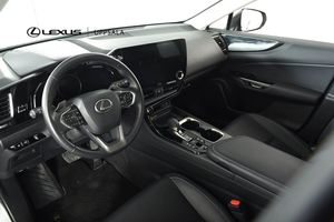 Lexus NX bild 6