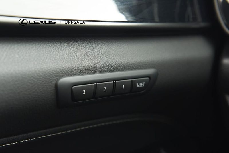 Lexus NX bild 18