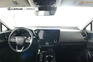 Lexus NX bild 8