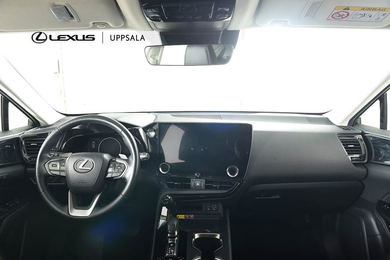 Lexus NX bild 8