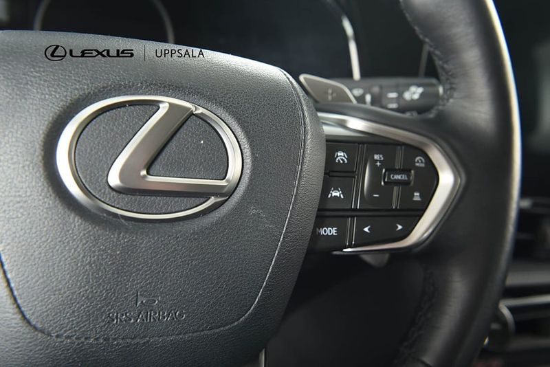 Lexus NX bild 14