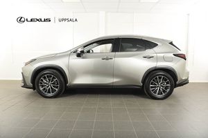 Lexus NX bild 2