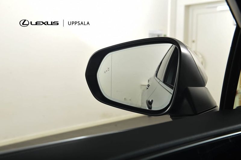 Lexus NX bild 16