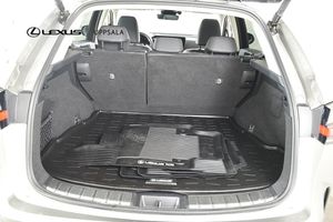 Lexus NX bild 9