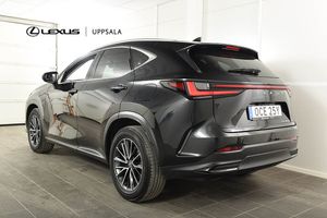 Lexus NX bild 2