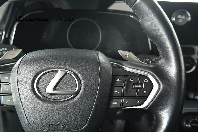 Lexus NX bild 14