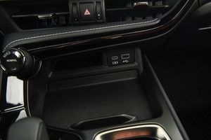 Lexus NX bild 17