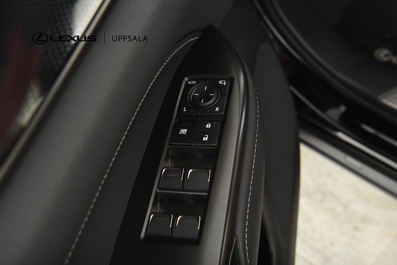 Lexus NX bild 11
