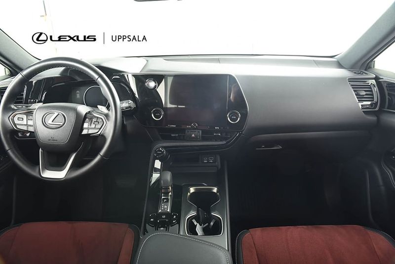 Lexus NX bild 8