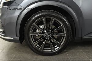 Lexus RX bild 18