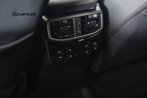 Lexus RX bild 9