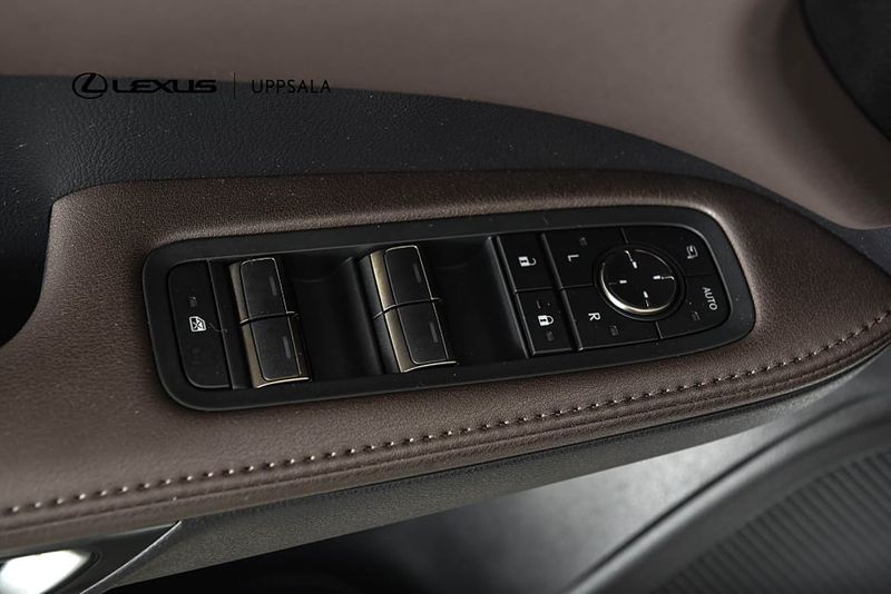 Lexus RX bild 12