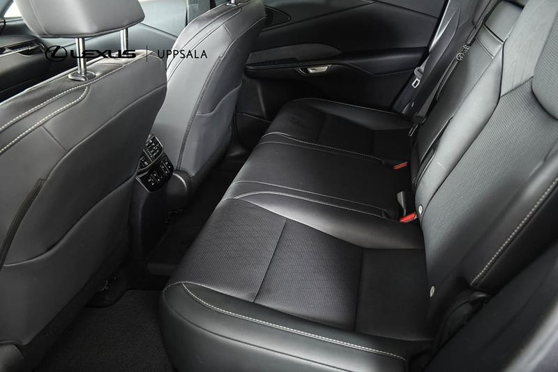 Lexus RX bild 7
