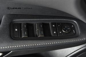 Lexus RX bild 12
