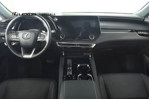 Lexus RX bild 8