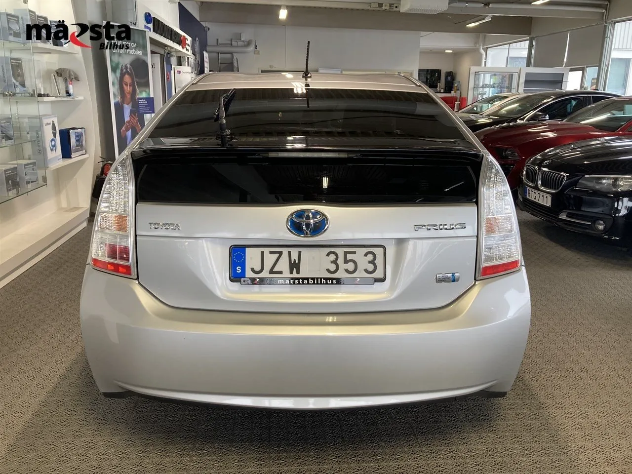 Vehicle image 5