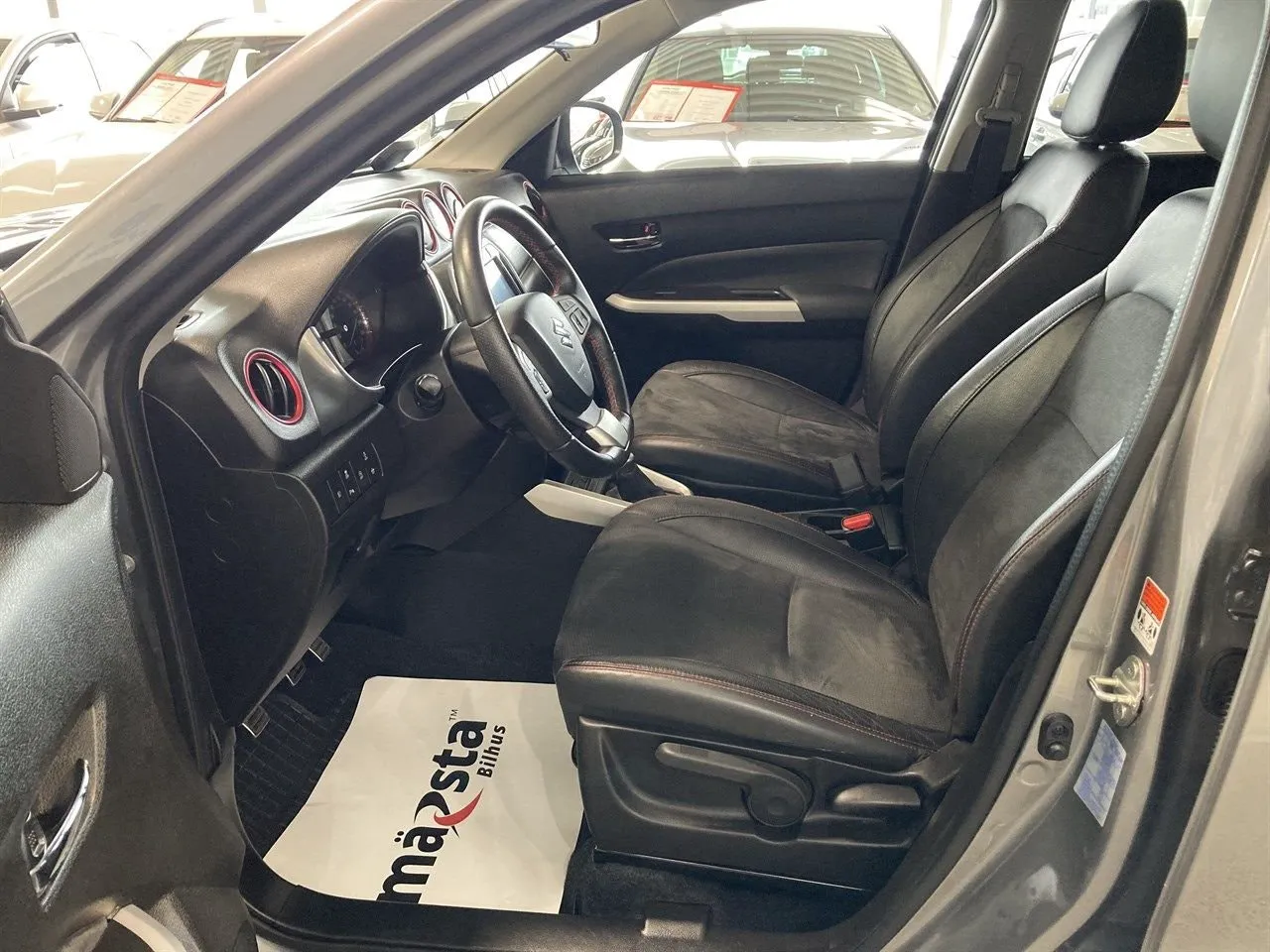 Vehicle image 7