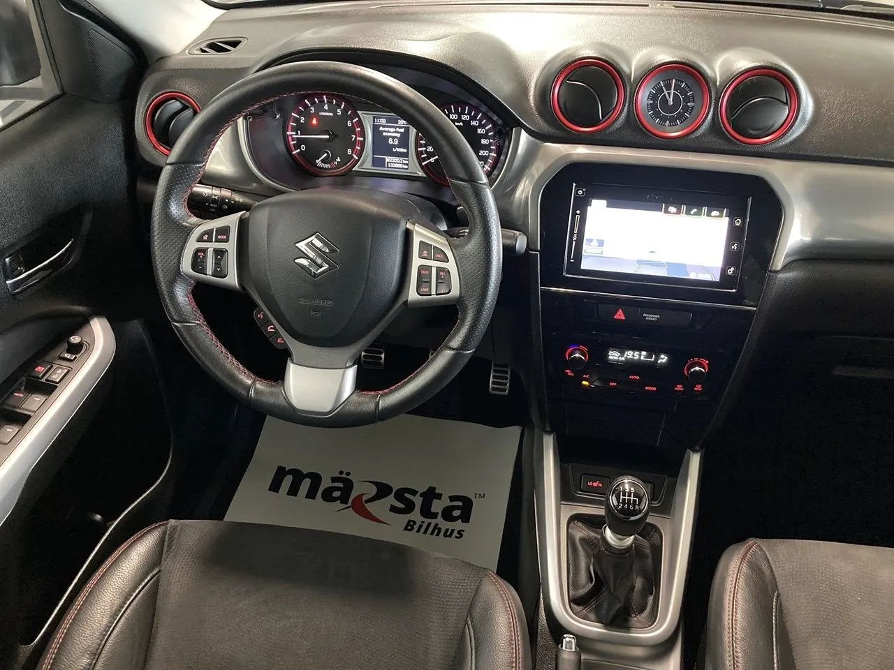 Vehicle image 13