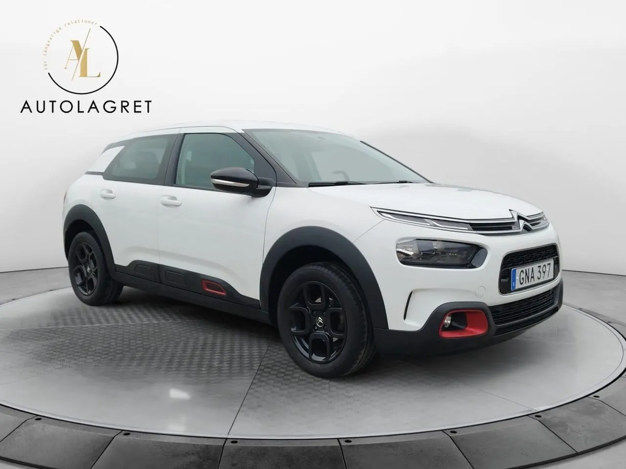 Vehicle image 7