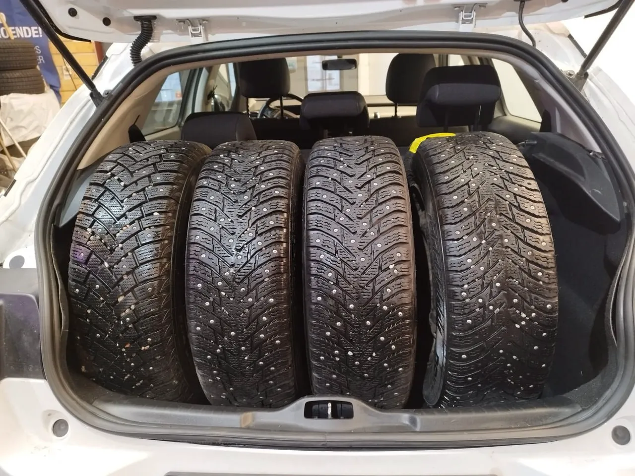Vehicle image 15