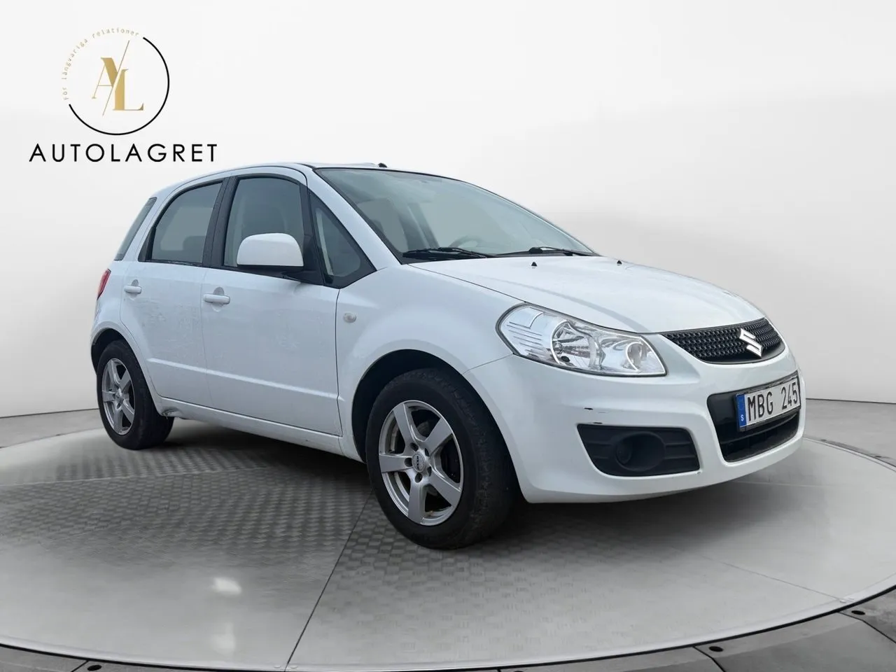 Vehicle image 7