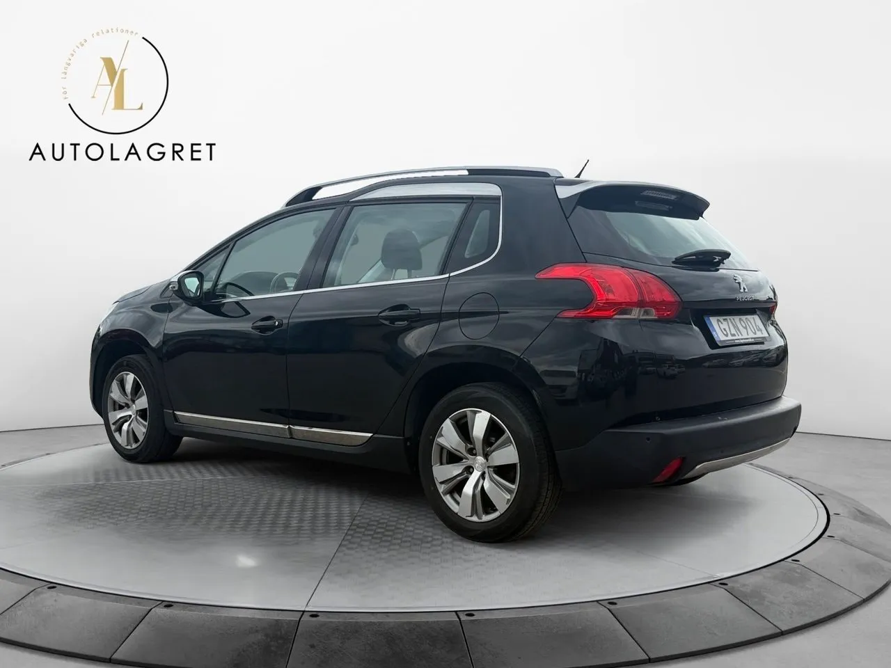 Vehicle image 3